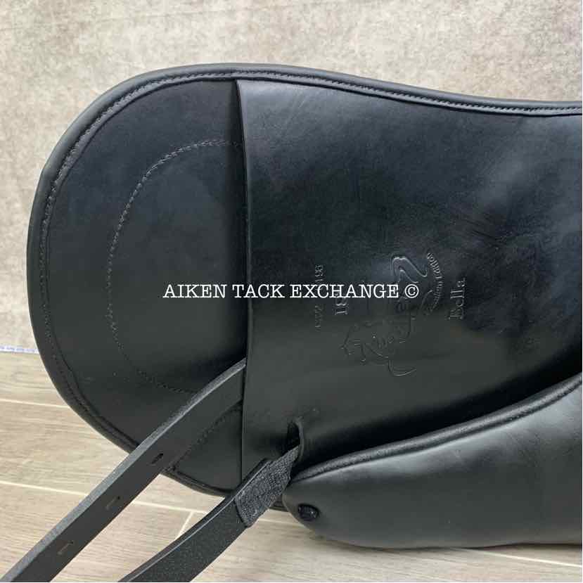 2022 MaxFlex Bella Monoflap Dressage Saddle, 18" Seat, Flex Tree - Extra Wide, Wool Flocked Panels