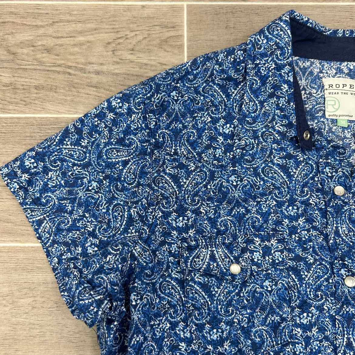 Roper Short Sleeve Paisley Top, Size Medium