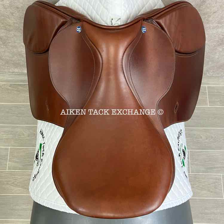 2013 Barnsby Aurora Close Contact Jump Saddle, 18" Seat, Medium Wide Tree, Foam Panels