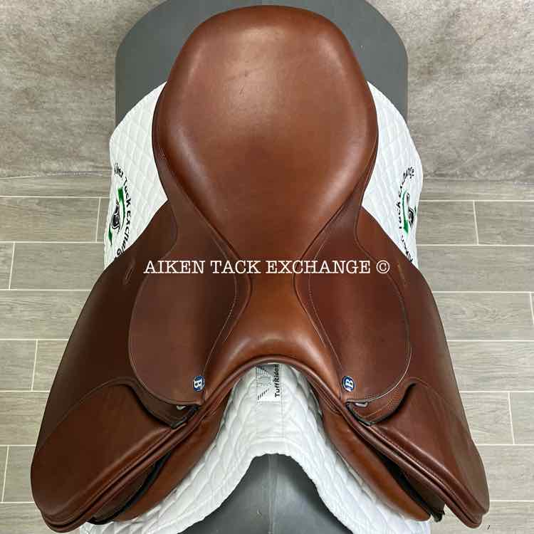 2013 Barnsby Aurora Close Contact Jump Saddle, 18" Seat, Medium Wide Tree, Foam Panels