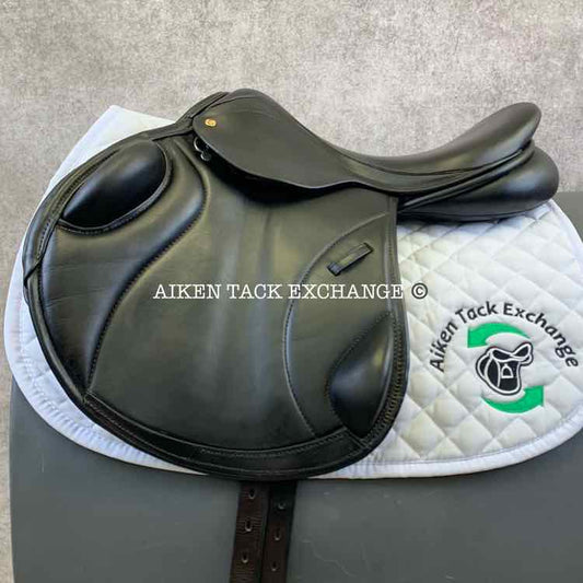 **SOLD** 2020 County Solution Monoflap Jump Saddle, 17.5" Seat, Medium Tree, Wool Flocked Skid Row Panels