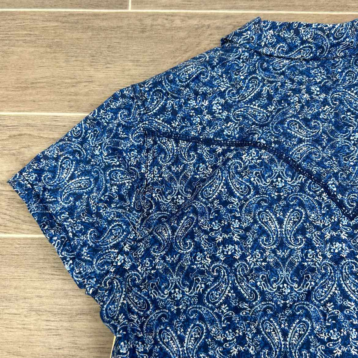 Roper Short Sleeve Paisley Top, Size Medium