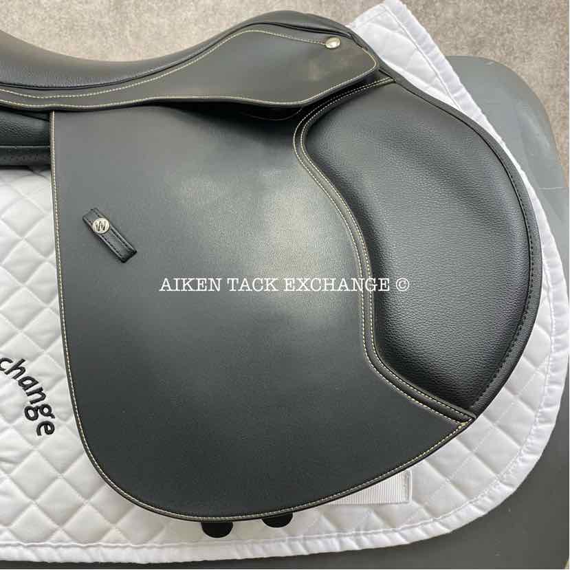 2022 Wintec 500 CC Close Contact Jump Saddle with HART, 17" Seat, Adjustable Tree - Changeable Gullet, CAIR Panels