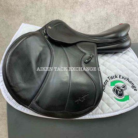 2018 Equipe Synergy Special Close Contact Jump Saddle, 17.5" Seat, Forward Flap, Medium Wide Tree, Foam Panels