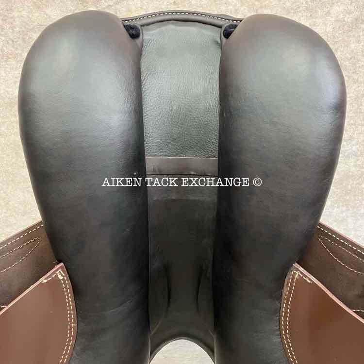 **SOLD** 2022 Prestige Versailles Close Contact Jump Saddle, 17" Seat, 35 Tree - MW/W, Wool Flocked Panels