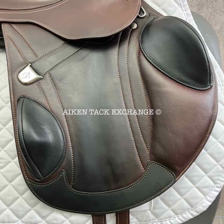 **SOLD** 2023 Bates Advanta Monoflap Eventing Jump Saddle, 17.5" Seat, Adjustable Tree - Changeable Gullet, CAIR Panels