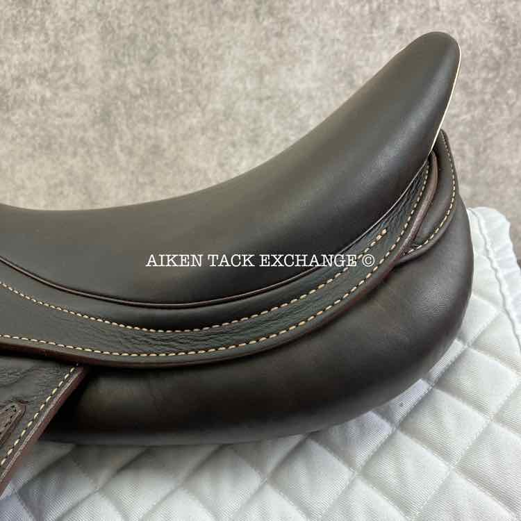 **SOLD** 2022 Prestige Versailles Close Contact Jump Saddle, 17" Seat, 35 Tree - MW/W, Wool Flocked Panels