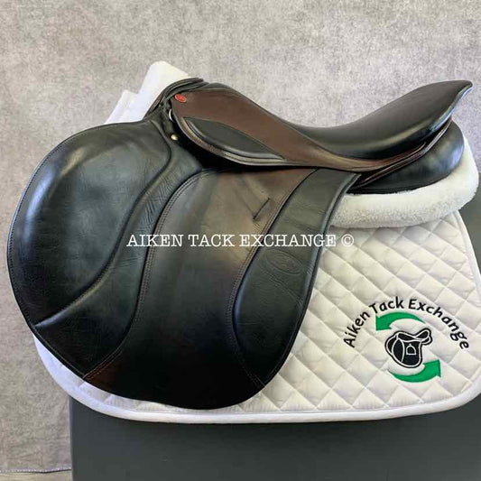 **SOLD** Courbette Vision Extra Jump Saddle, 19.5" Seat, 32 Tree - Wide/Extra Wide, Wool Flocked Panels