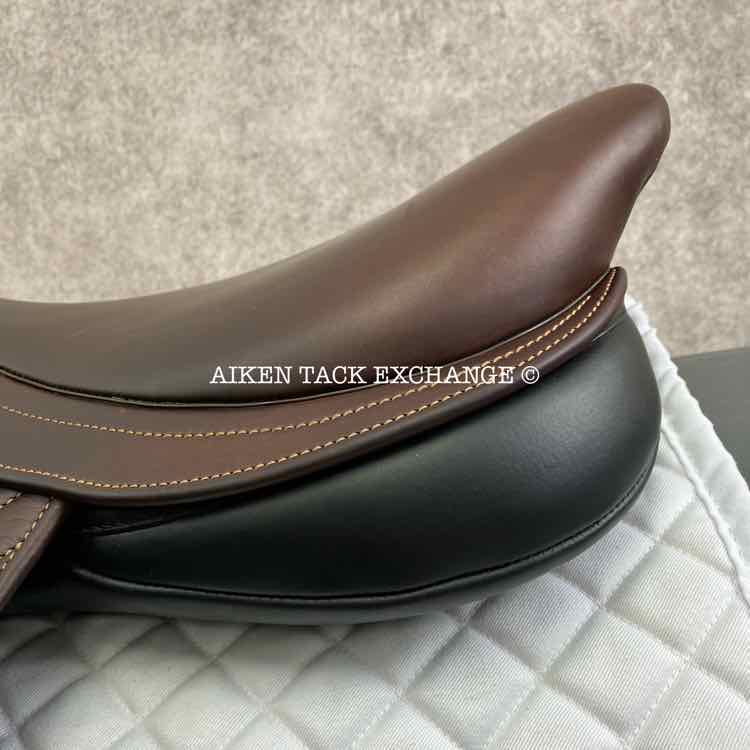 **SOLD** 2023 Bates Advanta Monoflap Eventing Jump Saddle, 17.5" Seat, Adjustable Tree - Changeable Gullet, CAIR Panels