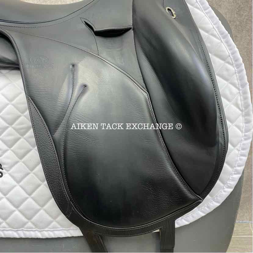 2017 Devoucoux Makila Lab Monoflap Dressage Saddle, 18" Seat, 2AA Flap, Medium Tree, D3D Panels, Full Buffalo Leather