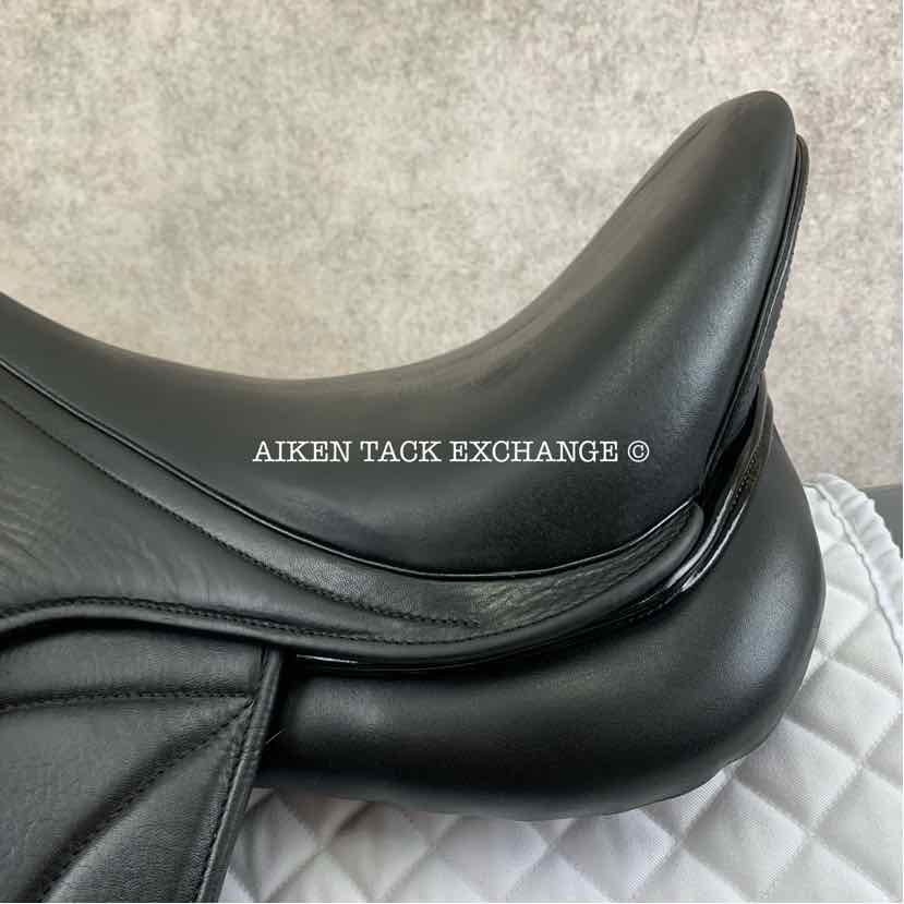 2022 MaxFlex Bella Monoflap Dressage Saddle, 18" Seat, Flex Tree - Extra Wide, Wool Flocked Panels