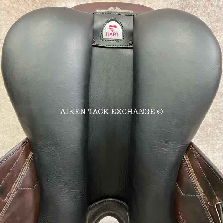 **SOLD** 2023 Bates Advanta Monoflap Eventing Jump Saddle, 17.5" Seat, Adjustable Tree - Changeable Gullet, CAIR Panels