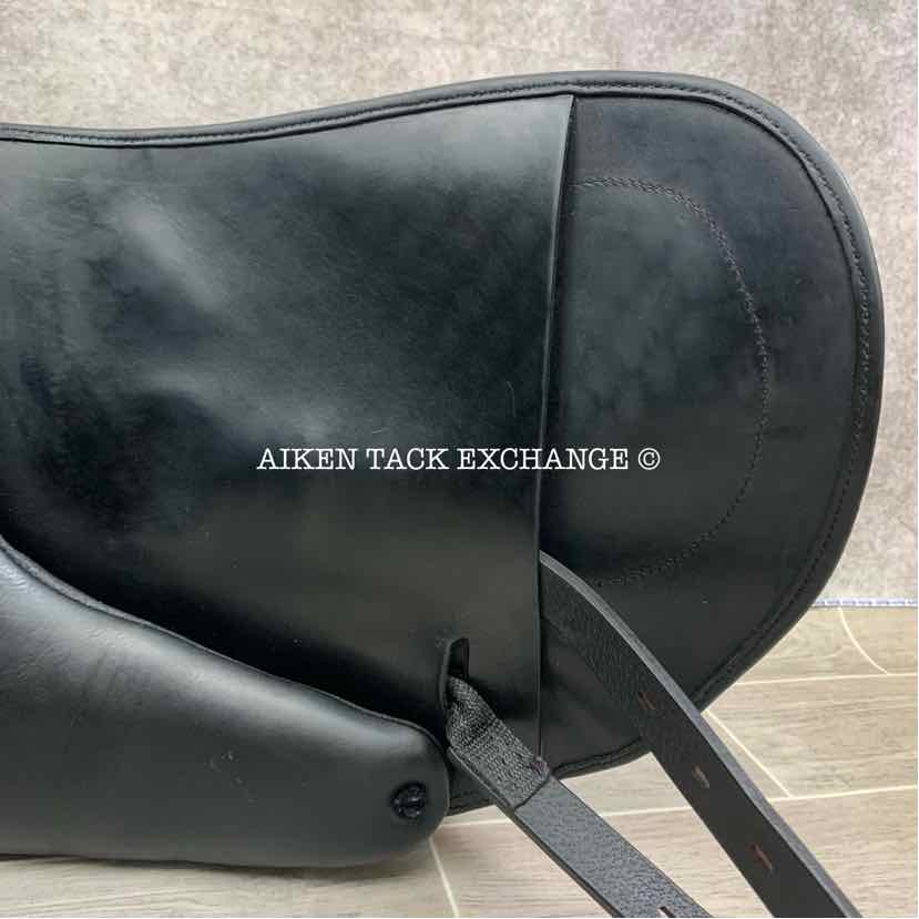 2022 MaxFlex Bella Monoflap Dressage Saddle, 18" Seat, Flex Tree - Extra Wide, Wool Flocked Panels