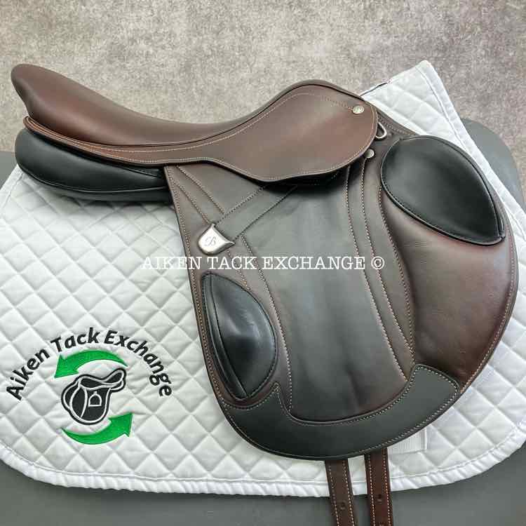 **SOLD** 2023 Bates Advanta Monoflap Eventing Jump Saddle, 17.5" Seat, Adjustable Tree - Changeable Gullet, CAIR Panels